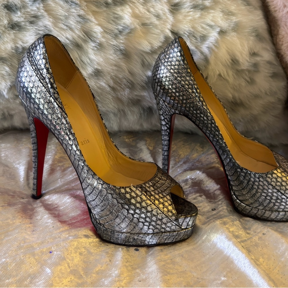Christian Louboutin Gray Python heels  Size 38 1/2